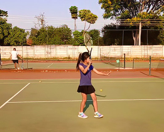 Individual tennis lesson